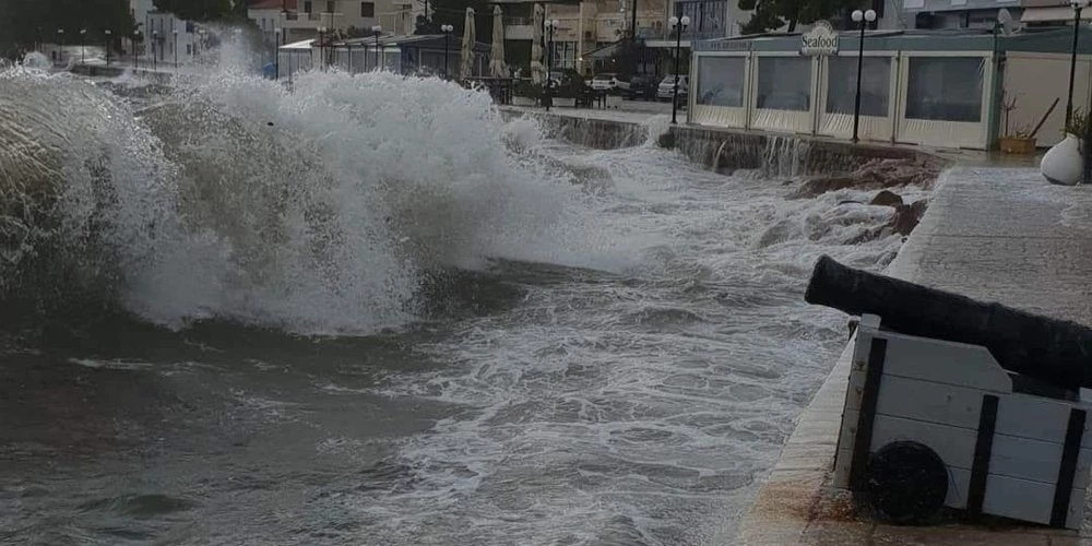 Θρίλερ με τους αγνοούμενους σε Εύβοια και Βόλο-ΕΜΑΚ και δύτες στην επιχείρηση εντοπισμού